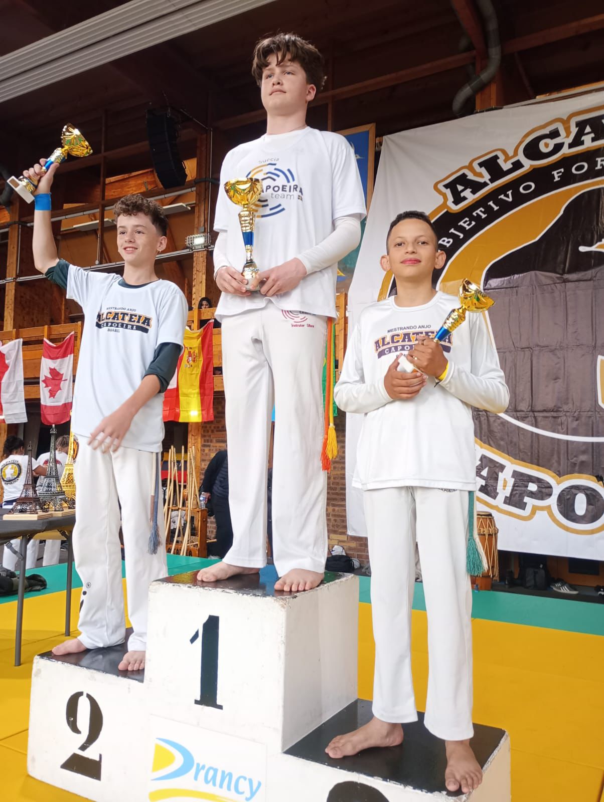 Atletas de Lucas do Rio Verde se destacam em campeonato internacional de capoeira em Paris