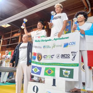 Atletas de Lucas do Rio Verde se destacam em campeonato internacional de capoeira em Paris