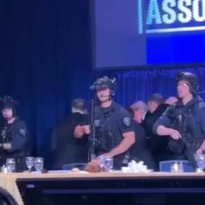 Atirador em jantar de Trump: Correspondente da CNN detalha incidente