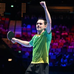 Calderano derrota francês e fica a 2 vitórias do bi na Copa do Mundo