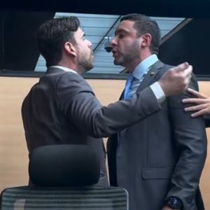 Vereador e deputado se envolvem em confusão na Câmara do Recife