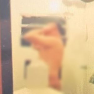 Professor esquece câmera aberta e aparece nu em reunião da UFMT