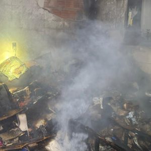 Incêndio em casa deixa cômodo destruído em Lucas do Rio Verde (MT)