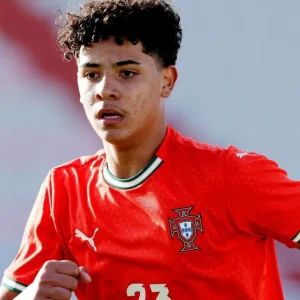 Cristiano Ronaldo pode jogar com filho no Al-Nassr em 2026