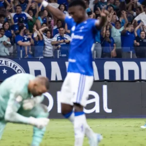Cruzeiro vence Grêmio e deixa o Z4 do Brasileirão pela primeira vez no ano