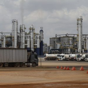 Conferência na Colômbia discute menor uso de combustíveis fósseis