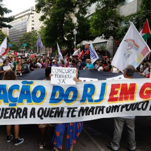 Professores estaduais e municipais do Rio fazem paralisação de 24h