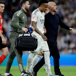 Militão precisará de cirurgia e deve perder a Copa, diz rádio da Espanha