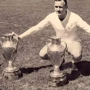 Ídolo do Real Madrid, tetracampeão europeu Santamaría morre aos 96 anos