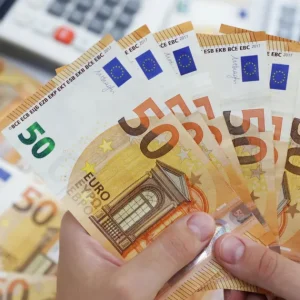 Tesouro anuncia conversas com investidores para emissão em euros