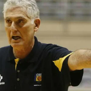 Morre Moncho Monsalve, ex-técnico da seleção brasileira de basquete