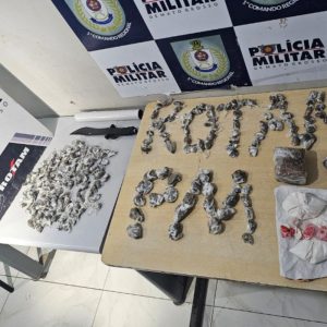 Homem é preso com 240 porções de drogas