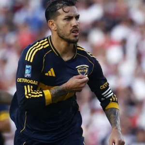 Paredes decide, e Boca Juniors vence River Plate no Superclásico