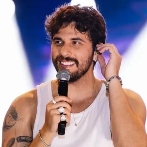 Gustavo Mioto confirma estar solteiro e brinca: “Só serviço sem nota”