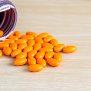 Anvisa impõe alerta obrigatório e limita dose de cúrcuma em suplementos após risco raro ao fígado