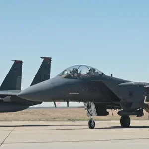 China e Rússia ajudaram? Professor explica como Irã abateu jatos dos EUA