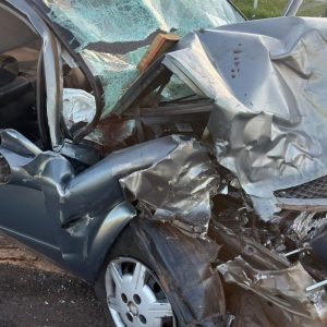 Ambulância é atingida por carro durante atendimento em rodovia de SP; 7 ficaram feridos