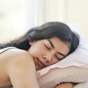 Jet lag social: conheça efeito causado por dormir tarde e acordar cedo