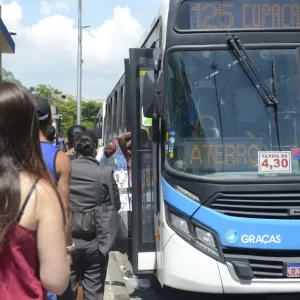 RJ aprova lei contra abuso a mulheres em transportes públicos