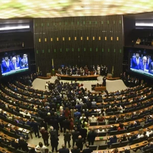 Congresso tende a derrubar veto à dosimetria e impor nova derrota a Lula