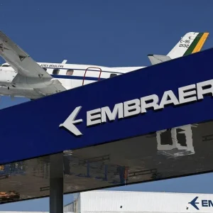 Embraer fecha contrato de suporte para 25 E-Jets da canadense Jazz Aviation