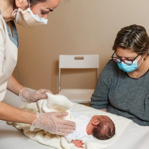 Unimed Cuiabá realiza palestra sobre cuidados essenciais com recém-nascido