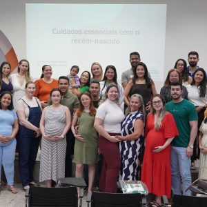 Programa Mãe Coruja orienta gestantes sobre cuidados essenciais com recém-nascido