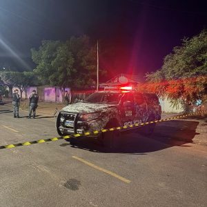 Jovem morre após apontar arma para policiais durante abordagem em casa de MT