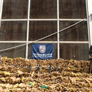 RJ: Operação na Maré apreende recorde de 48 toneladas de drogas