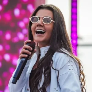 Yasmin Santos fala sobre ser LGBT no sertanejo: “Levanto essa bandeira”