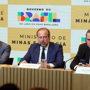 Governo cria subsídio de até R$ 0,89 para segurar preço da gasolina