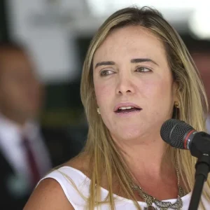 Celina diz que empréstimo do BRB está encaminhado, mas evita dar detalhes