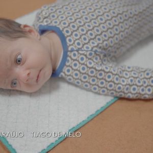 Pesquisas comprovam que os bebês podem reproduzir a língua das mães no choro para se comunicar; entenda