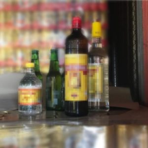 Discussão em bar termina garrafada na cabeça no Distrito de Ranchão | HiperNotícias