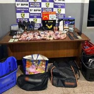 Trio é preso com PS5 roubado, 15kg de carne e arma falsa em MT | Power Mix