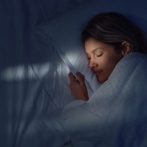 Ruído branco para dormir realmente funciona? Entenda