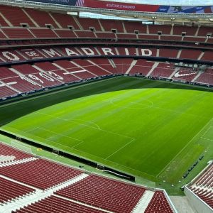 Estádios na Espanha contam com IA, data centers e até teto que reutiliza neve