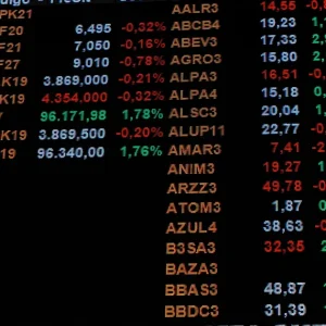 Ibovespa recua mais de 10% após atingir recorde