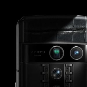 Vertu: conheça o histórico misterioso da marca de celular utilizada por Virgínia