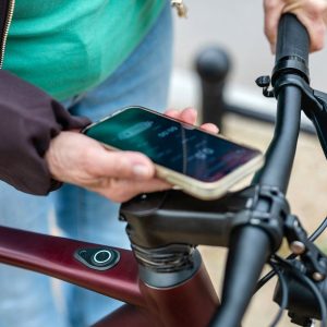 Segurança digital na micromobilidade: bikes elétricas também precisam de proteção cibernética?