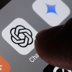 Criminosos usam ChatGPT para aplicar golpes por meio de páginas comuns na internet