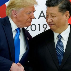 Trump visita Xi Jinping na China em meio ao atoleiro da guerra no Irã