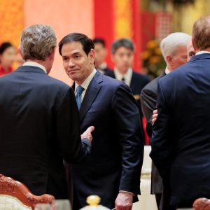 Secretário de Trump, Marco Rubio diz que OMS demorou para identificar surto de Ebola