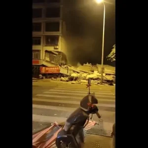 Terremoto na China deixa 2 mortos e força retirada de 7 mil pessoas