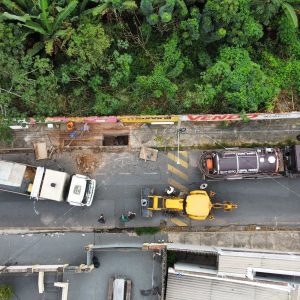 Prefeitura de Cuiabá reforma bueiro após tampa ceder e estudante despencar
