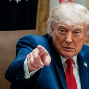 Governo Trump quer manter americanos expostos ao Ebola em quarentena no Quênia