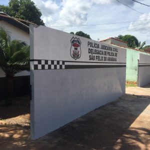 Casal invade casa com facão, foice e machadinha após briga por cão MT