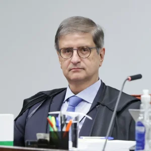 PGR se manifesta contra uso de bens do GDF para socorrer BRB