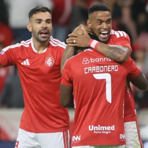 Inter iguala marca do líder Palmeiras como visitante no Brasileirão