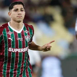 Fluminense vence Operário-PR e avança às oitavas de final da Copa do Brasil